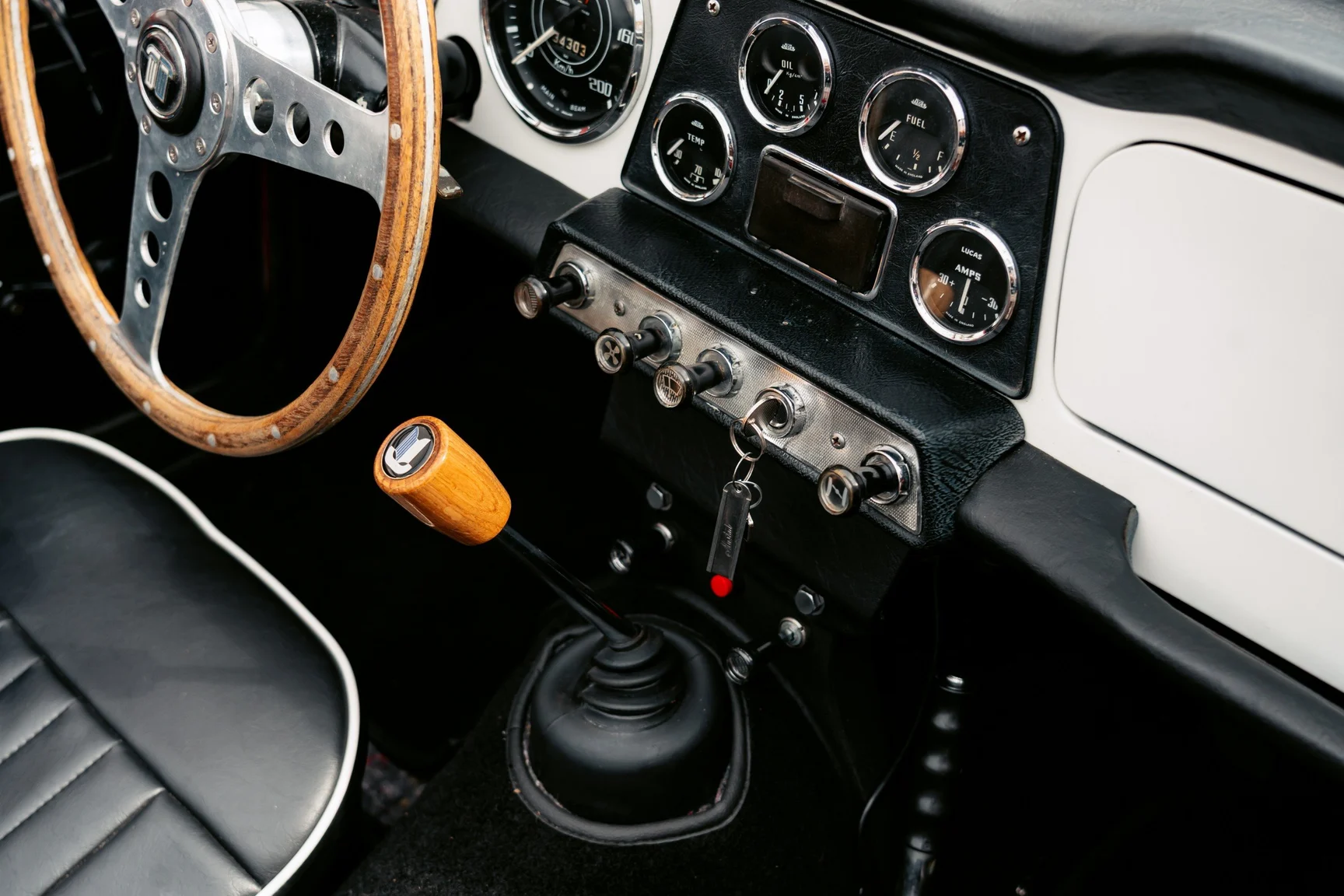 Innenraumfoto von 1963 Triumph TR4 (33)