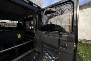 Interior image of 2002 Land Rover Defender 90 2.5 Td5