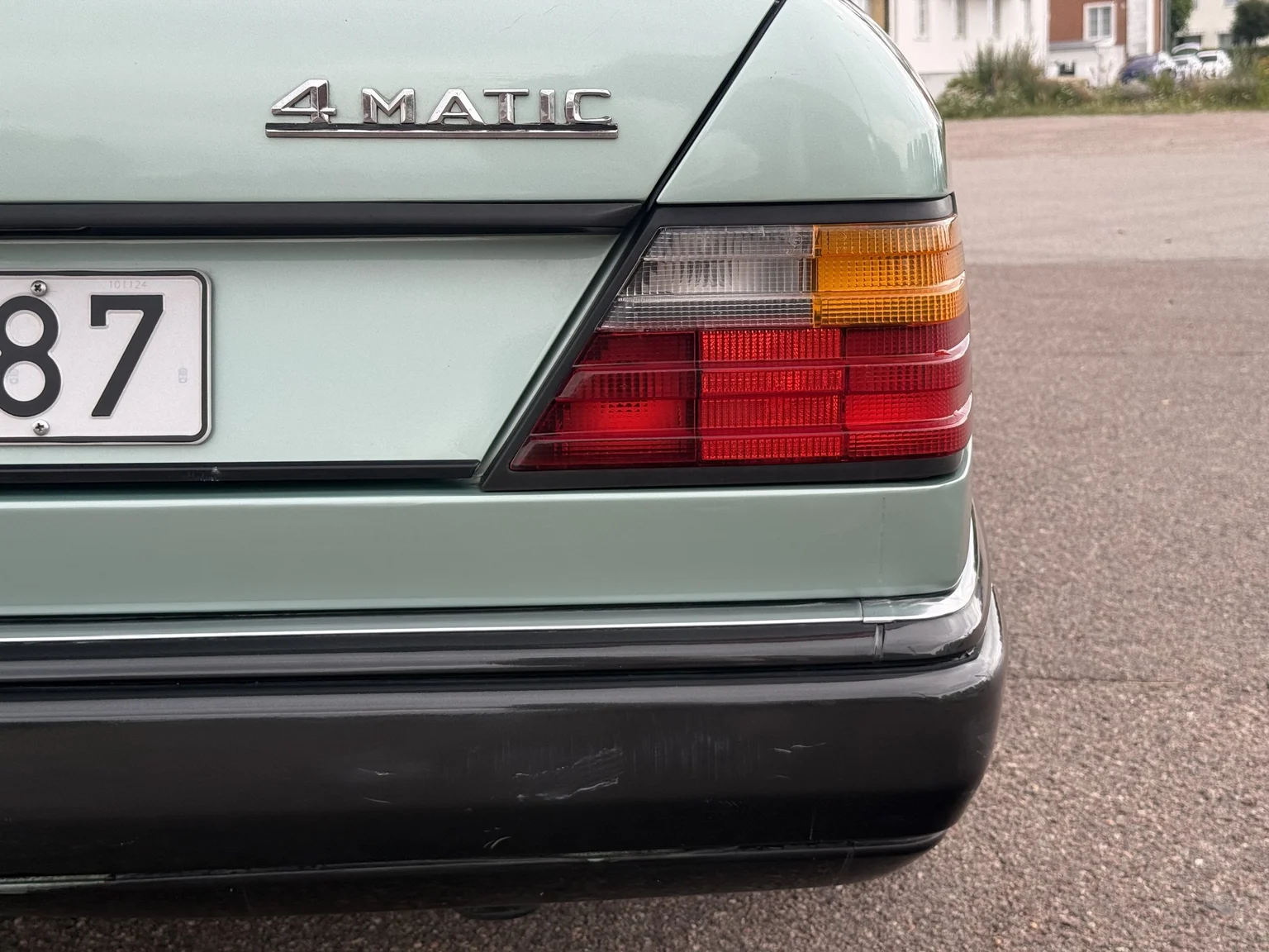 Exterior image of 1991 Mercedes-Benz 300 E 4MATIC (35)