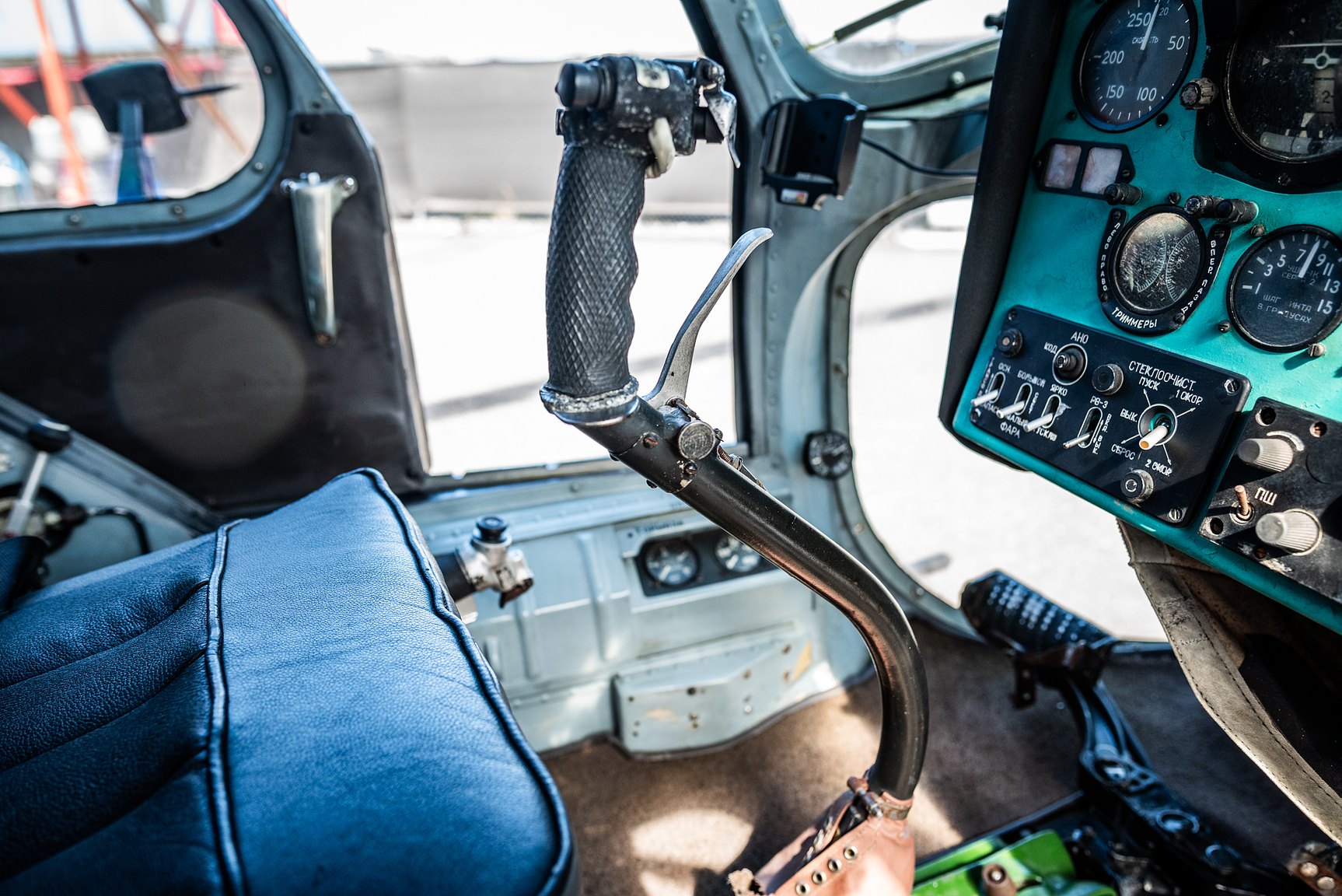 Interiörbild 1974 MIL Mi-2