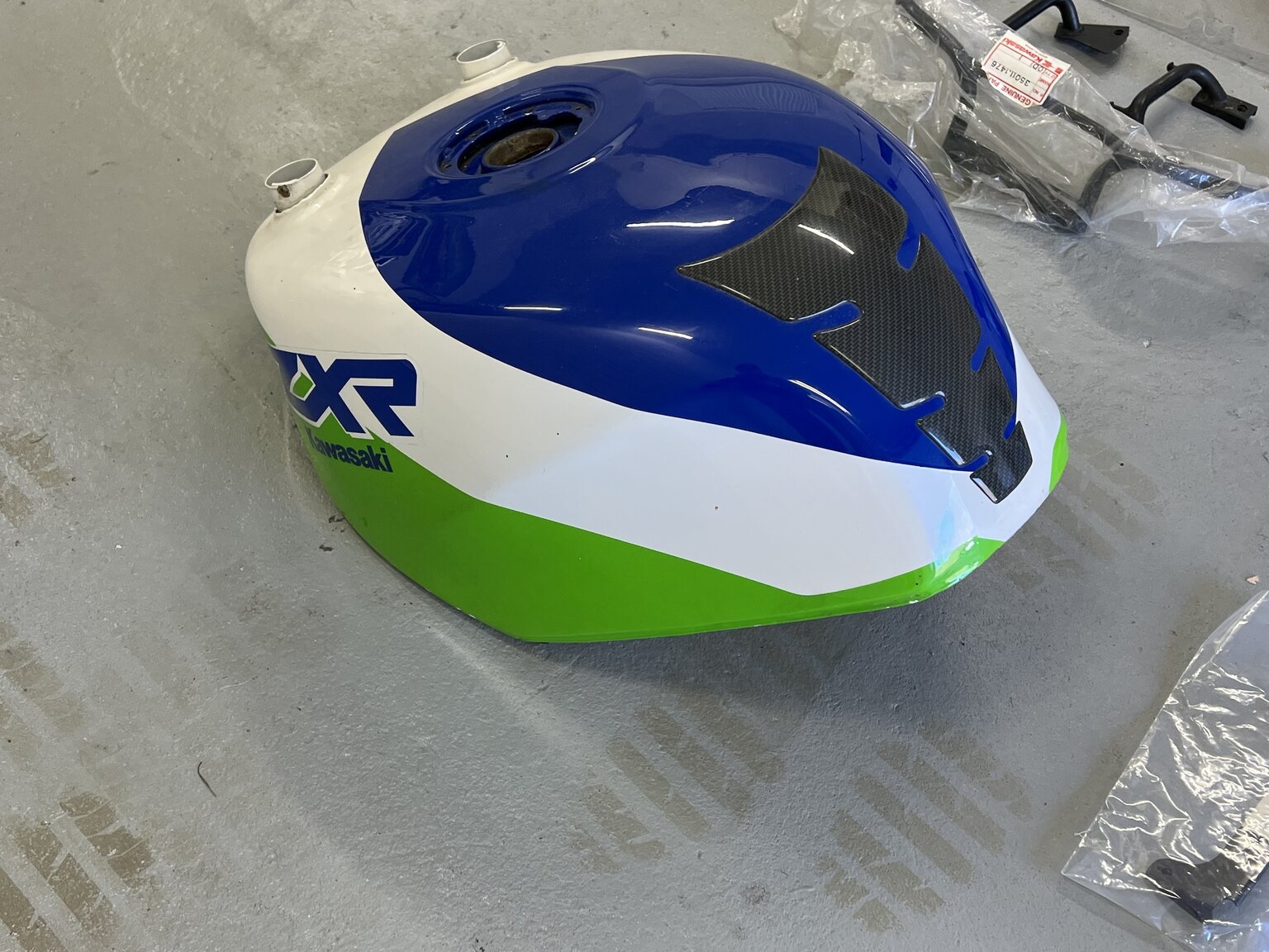 Image of 1989 Kawasaki ZXR 750 H1 (7) miscellaneous