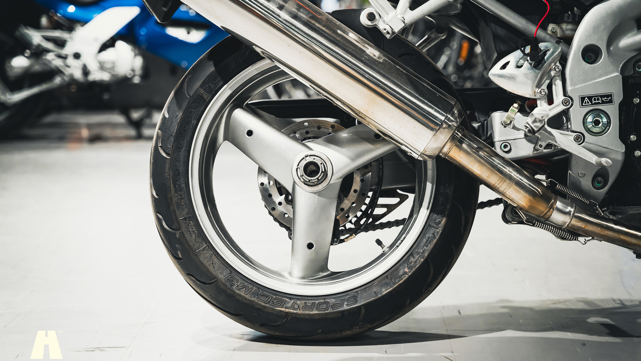 Exterior image of 2001 Triumph Speed Triple (41)