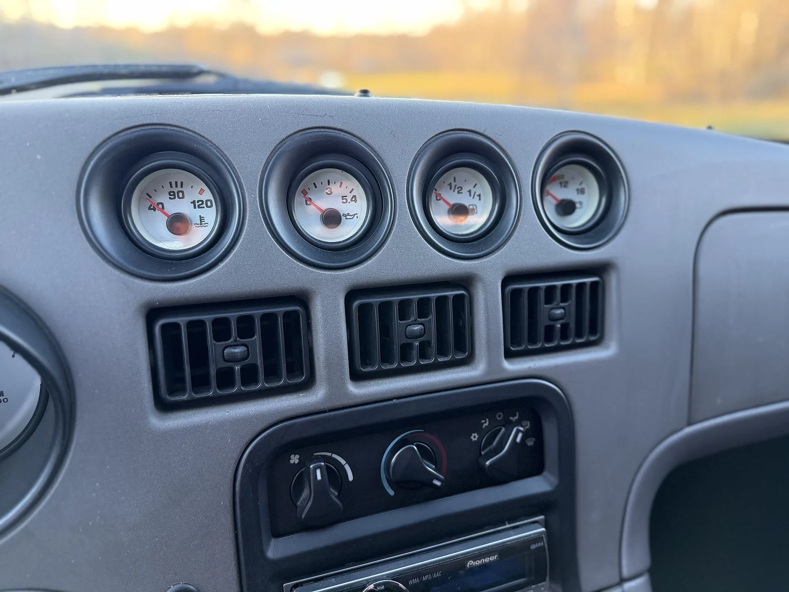 Innenraumfoto von 1994 Chrysler Viper (11)