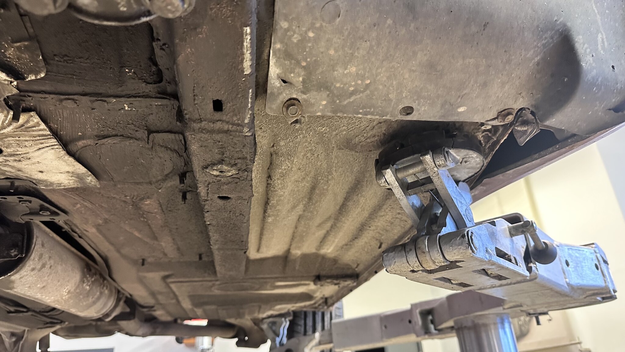 Image of 1986 Porsche 944 mechanics