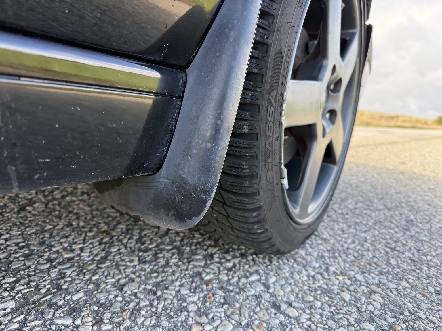 Exterior image of 1995 VOLVO 855 T5R T-5R