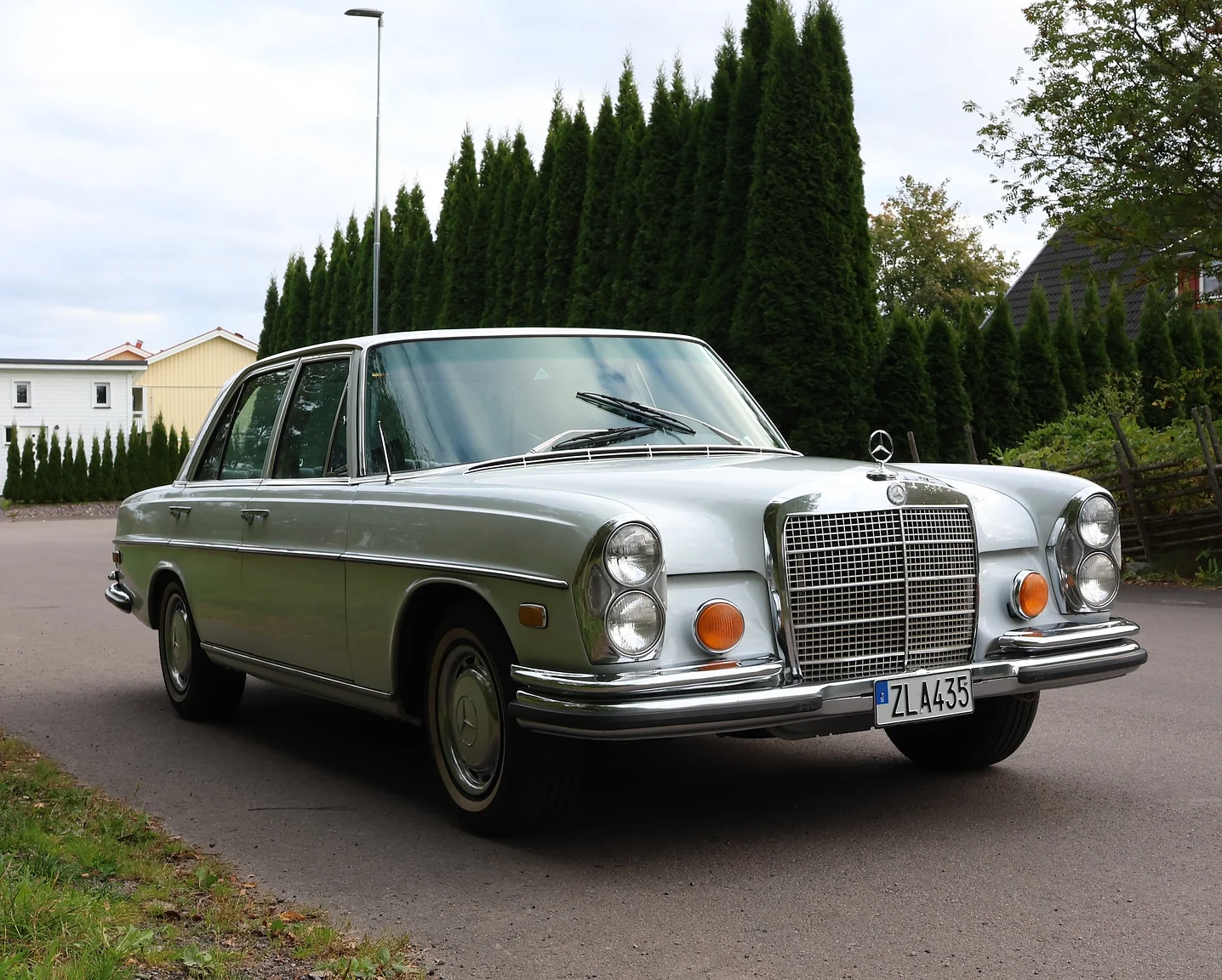 Aussenfoto 1972 Mercedes-Benz 280 SE 4.5  (3)