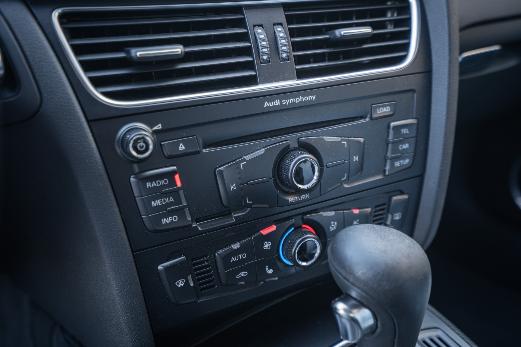 Innenraumfoto von 2011 Audi S4 (23)