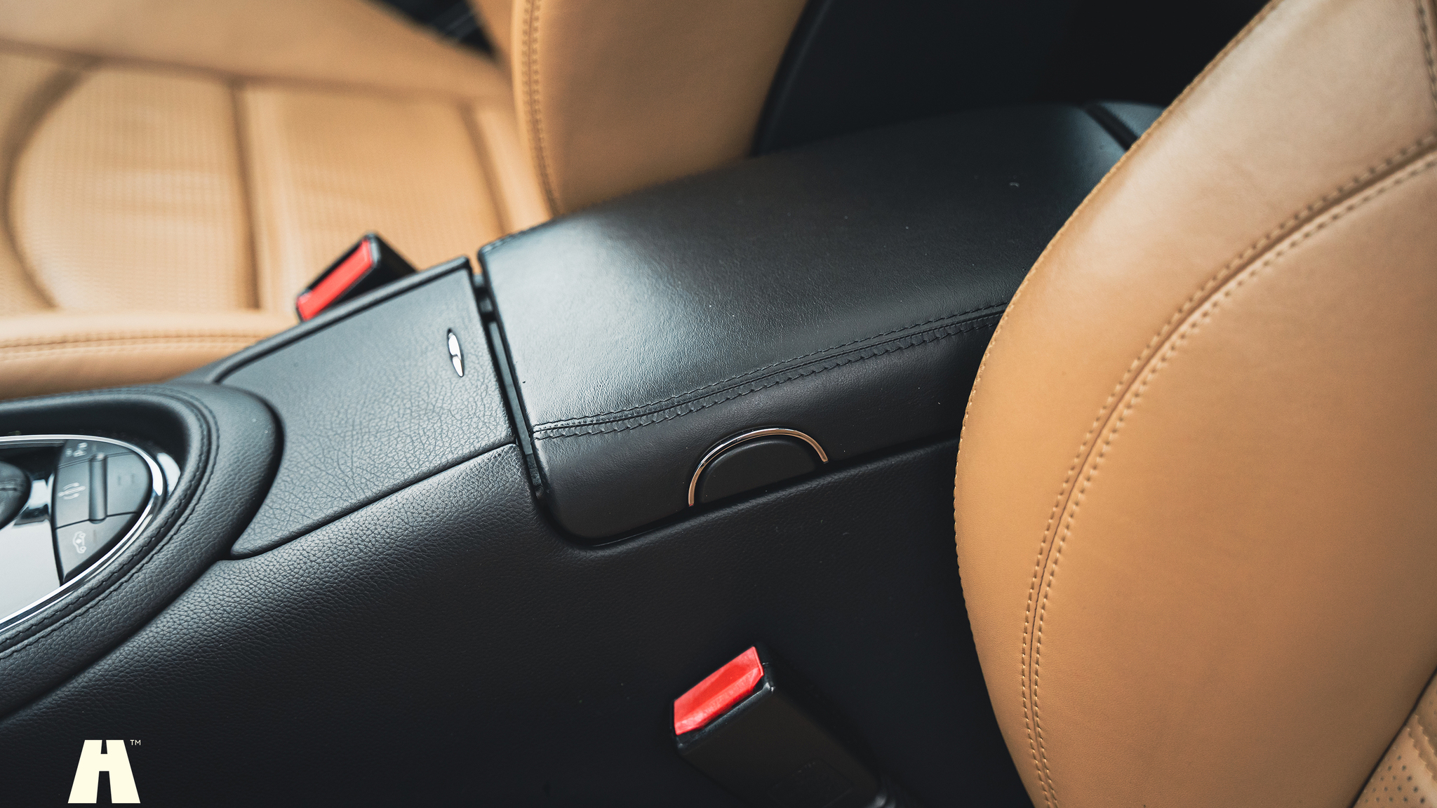 Interiörbild 2008 Mercedes-Benz CLS 63 AMG (57)