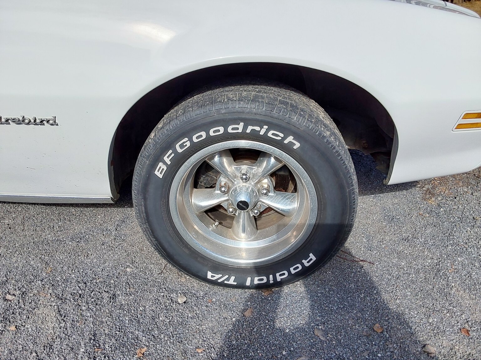 Exterior image of 1975 Pontiac Firebird Esprit 