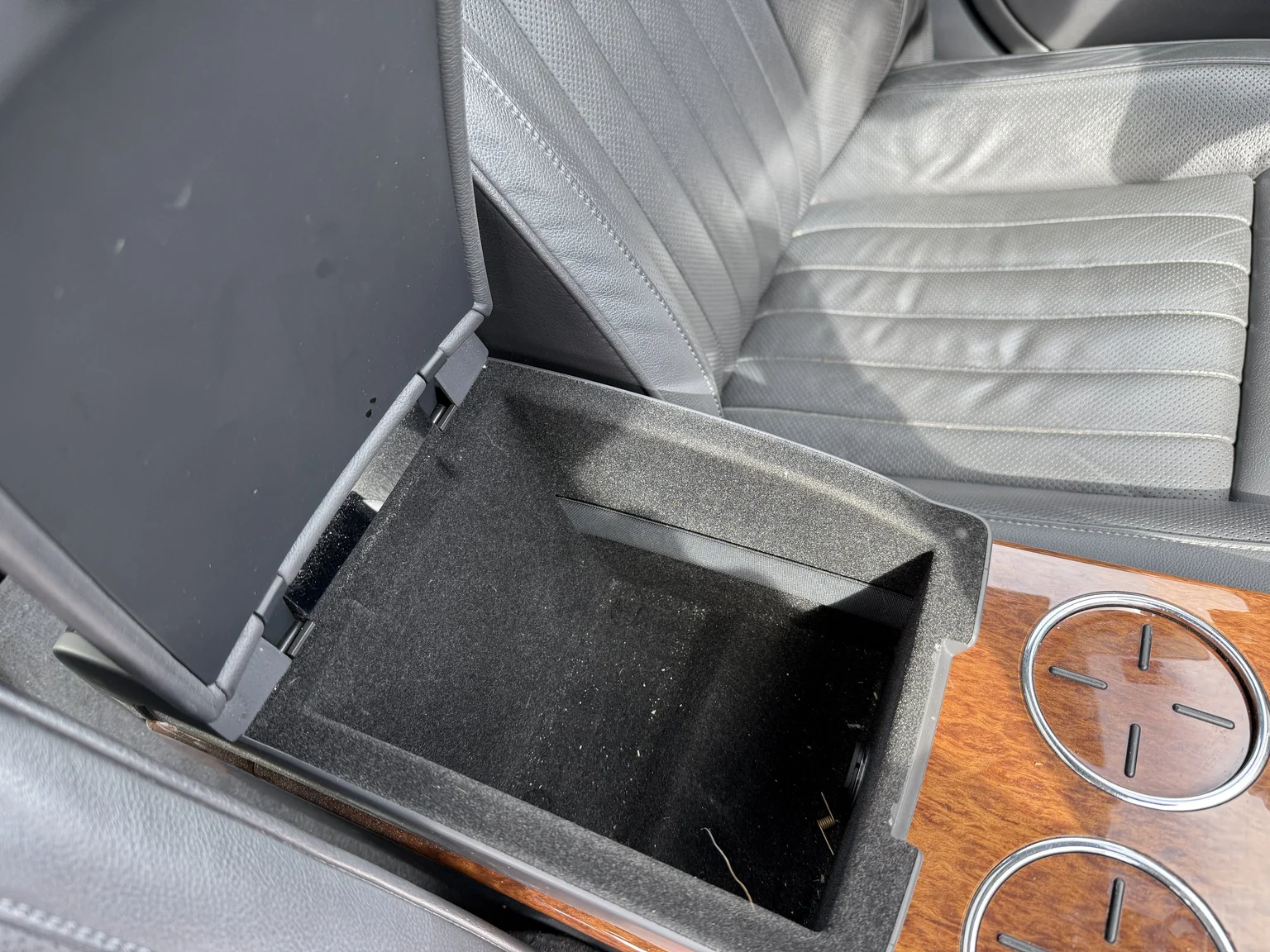Interior image of 2013 Volkswagen Phaeton 3.0 TDI (82)