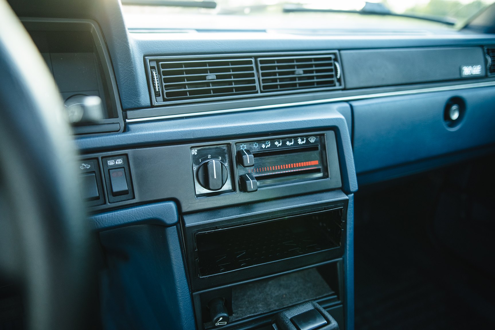 Innenraumfoto von 1985 Volvo 760 GLE 2.8 V6 Automatisk