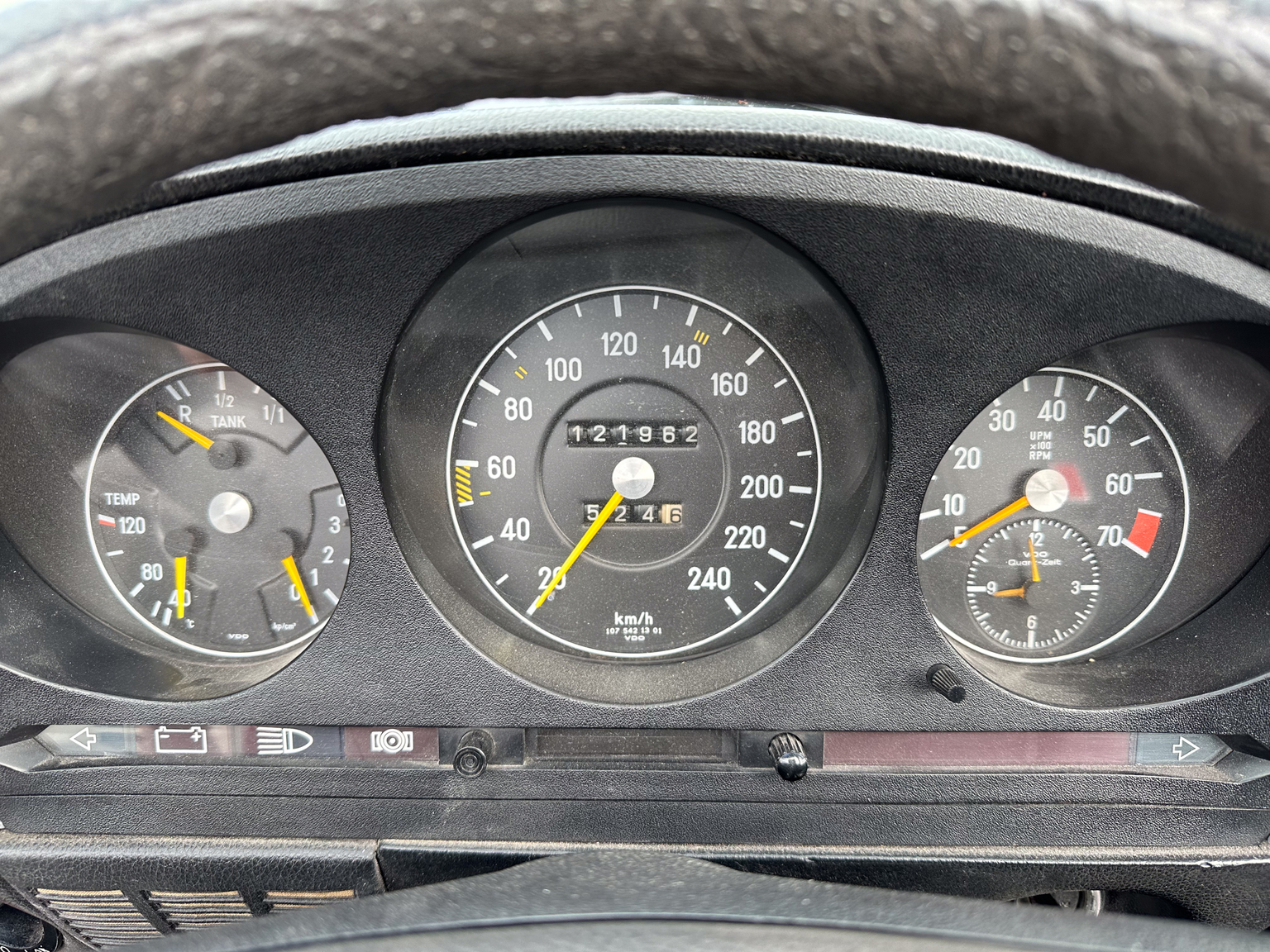 Interiörbild 1975 Mercedes-Benz 280 SL (10)