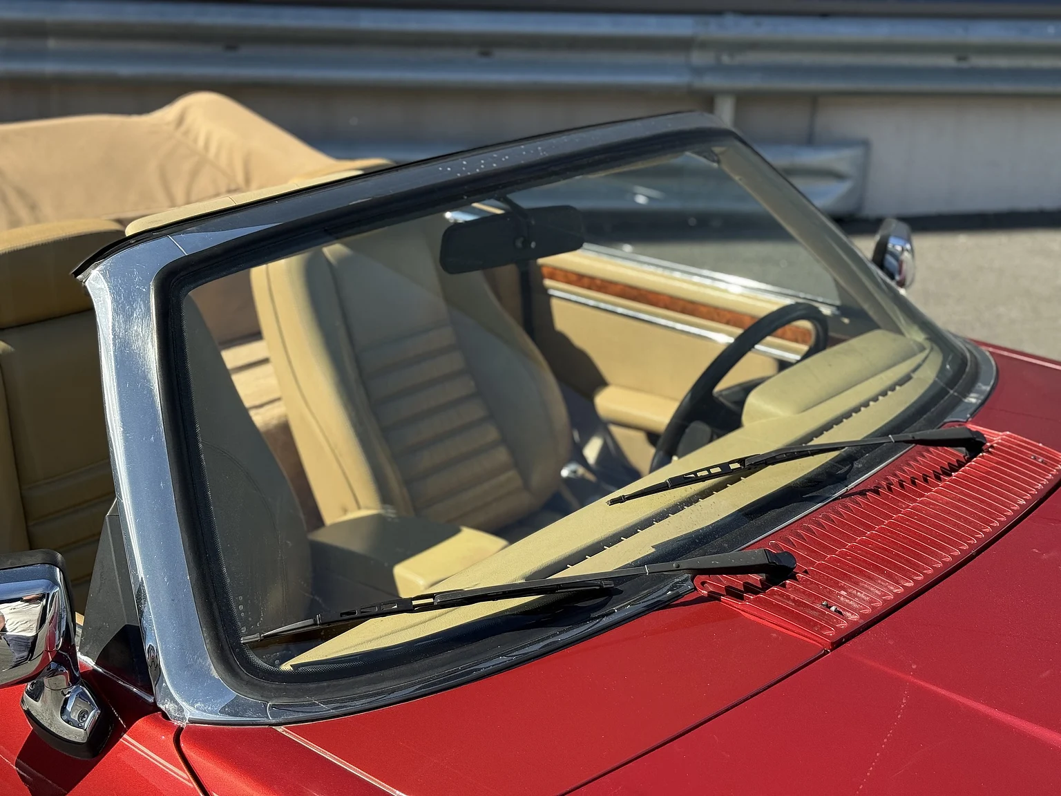 Exterior image of 1993 Jaguar XjS Cabriolet (23)