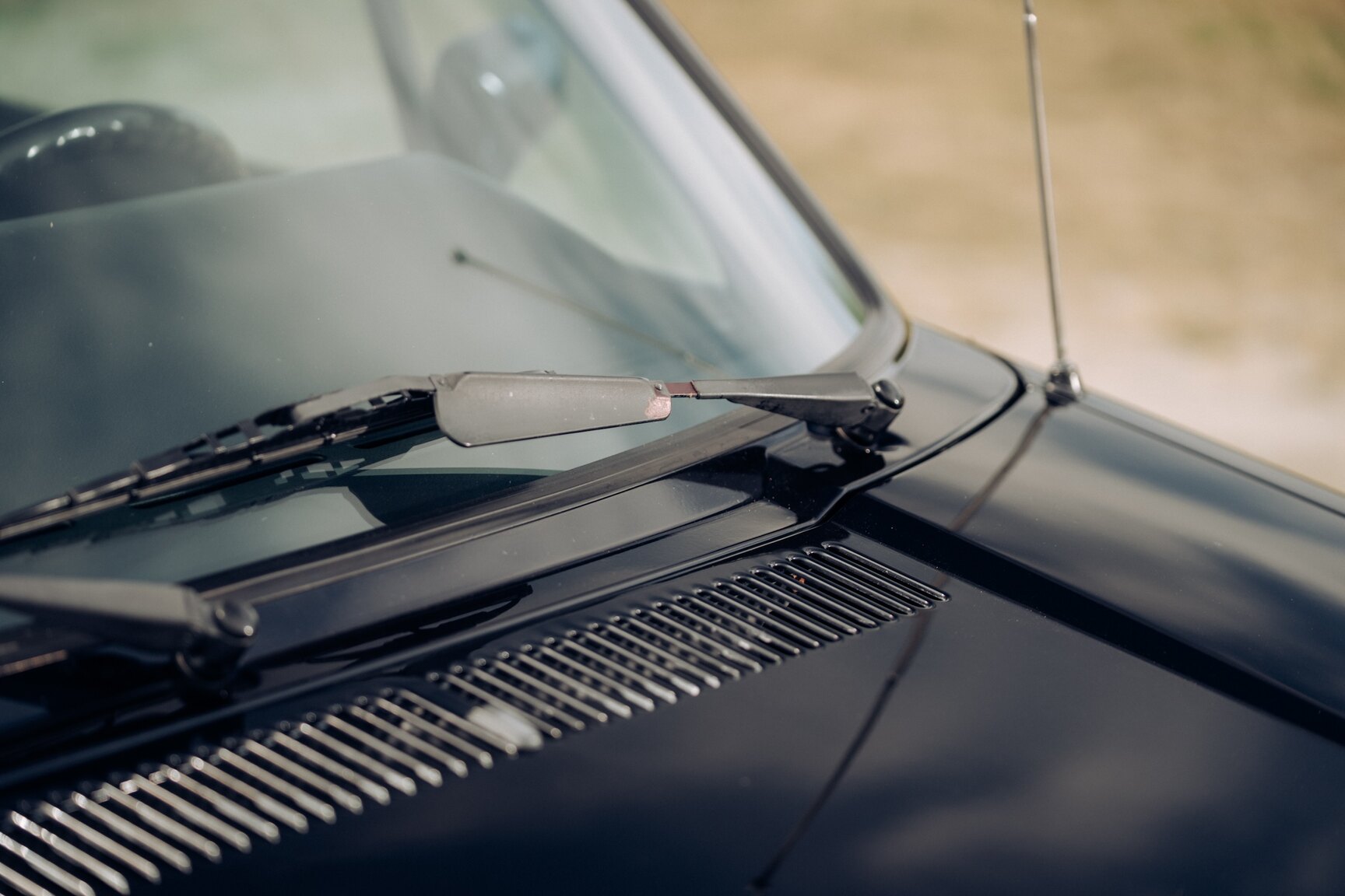 Exterior image of 1991 VW Golf Cabriolet "Etienne Aigner Edition"