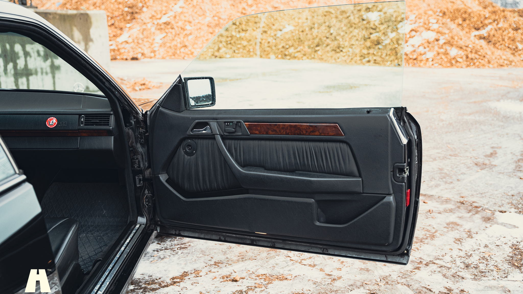 Interiörbild 1990 Mercedes 300 CE-24