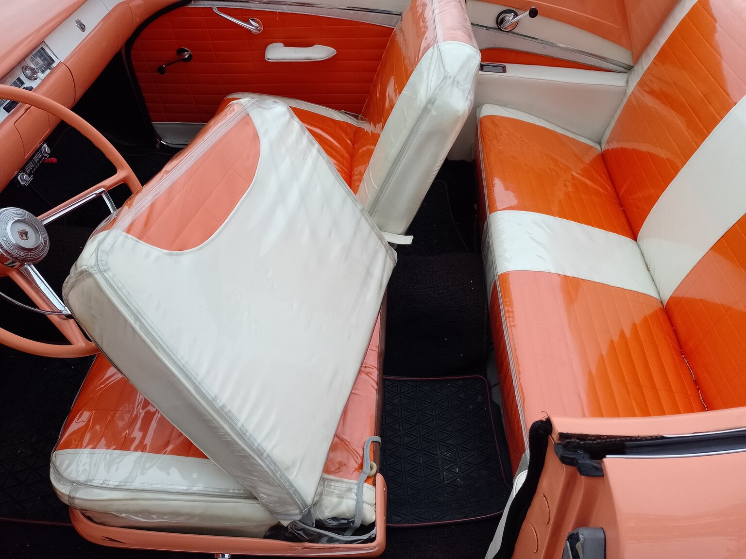 Interiörbild 1957 Ford Fairlane 500 Skyliner Retract