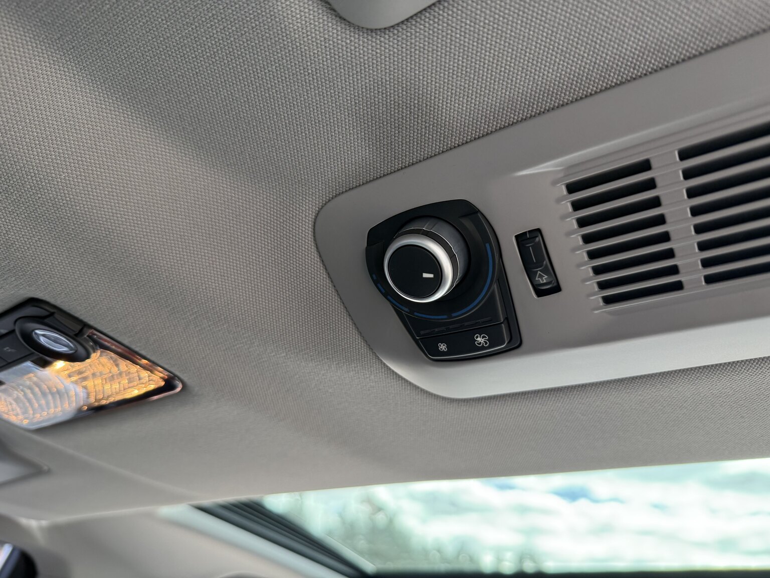 Interior image of 2009 BMW 750Li