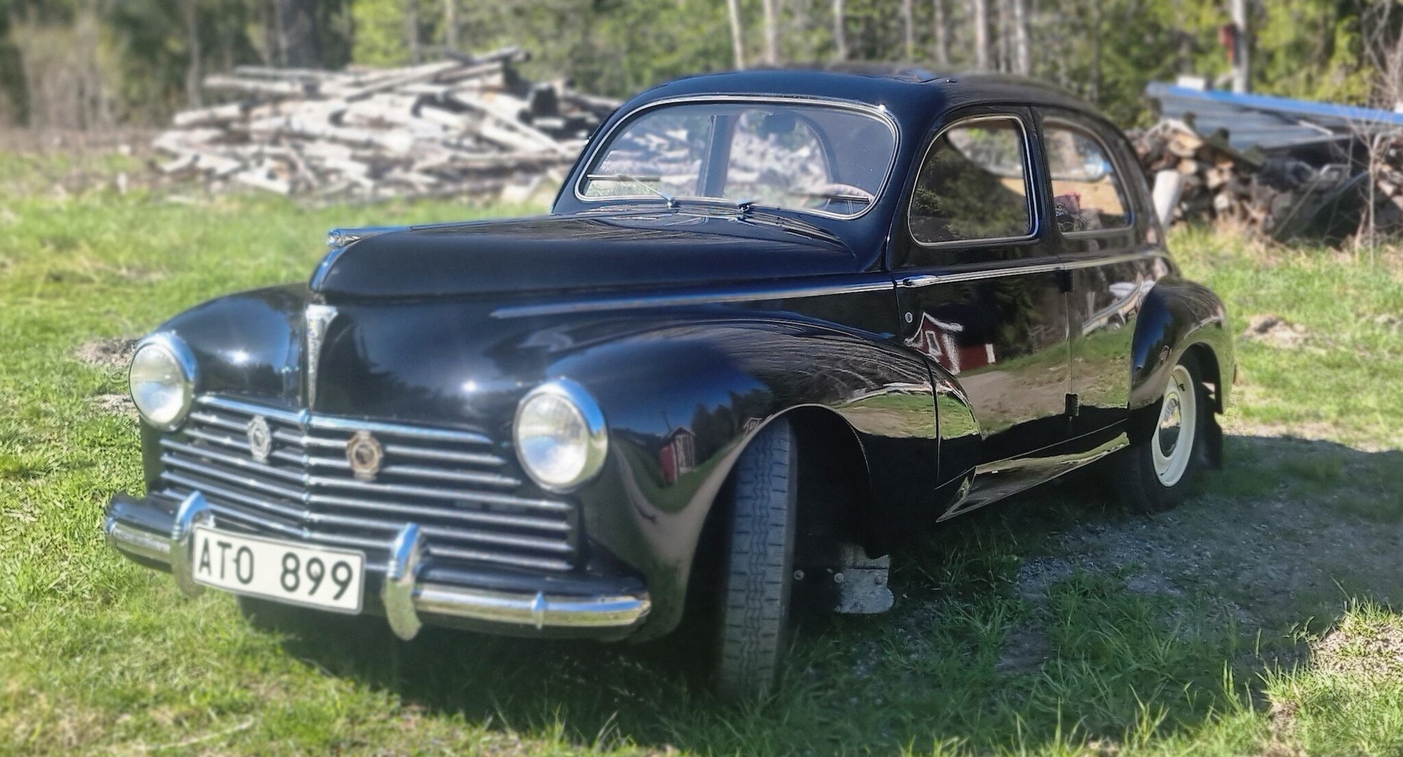 Exterior image of 1951 Peugeot 203 De Luxe