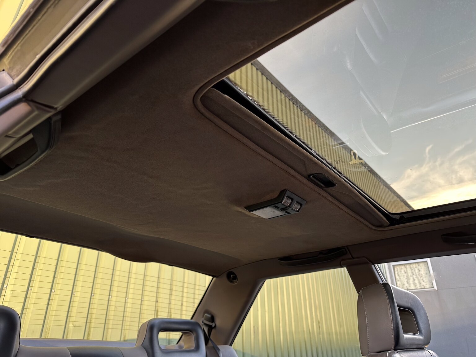 Interiörbild 1987 Volvo 780 Bertone