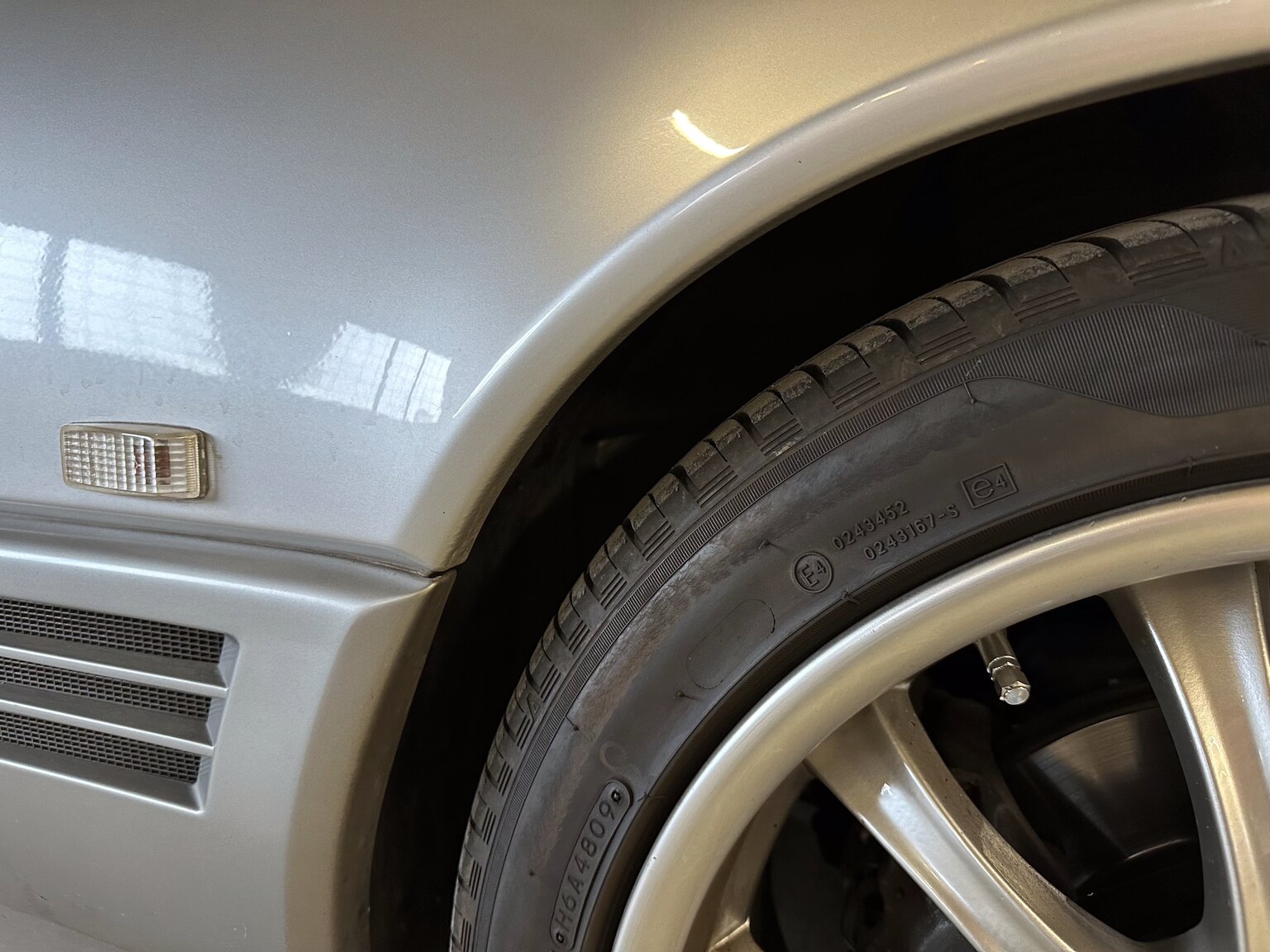 Exterior image of 1993 Mercedes-Benz SL 320