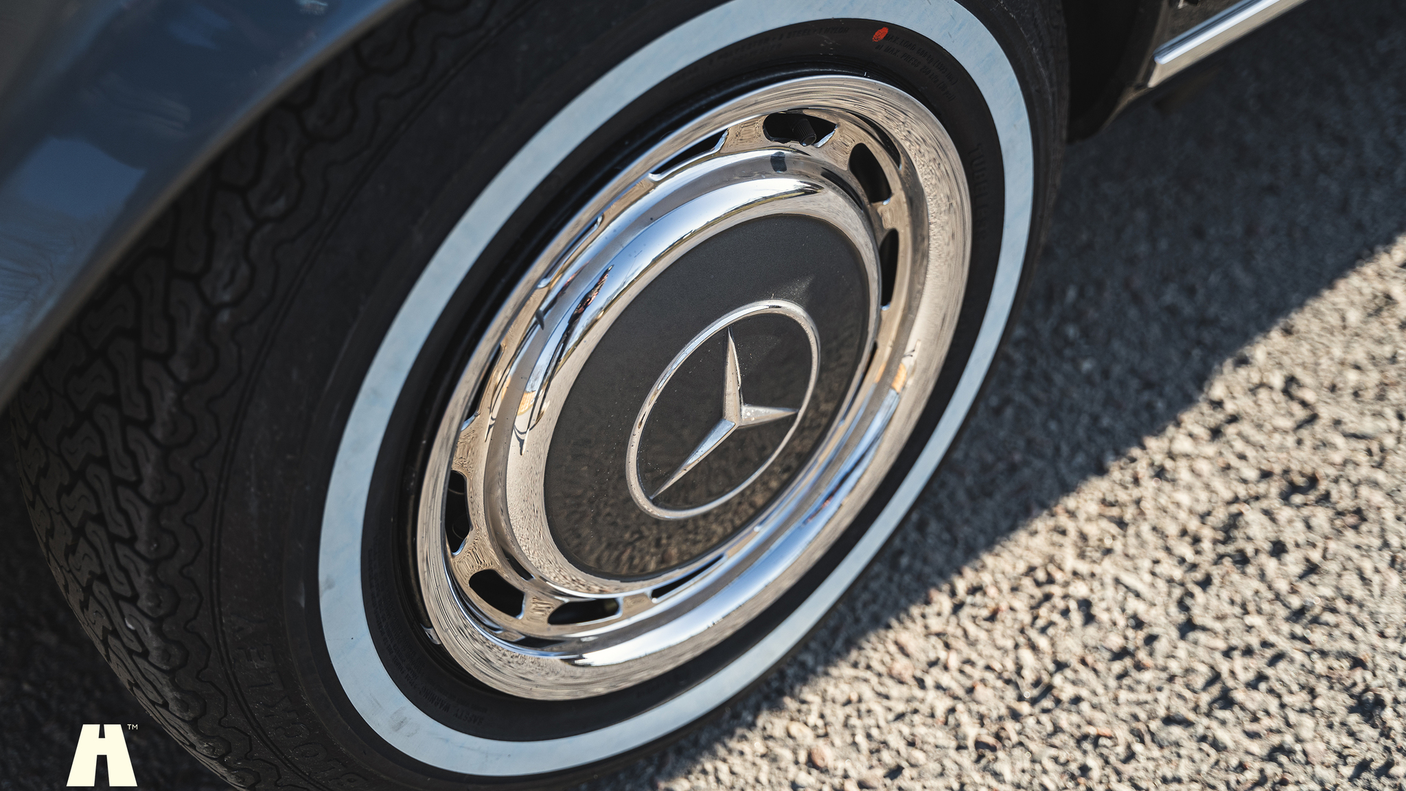 Exterior image of 1970 Mercedes 280 SL Pagoda (44)