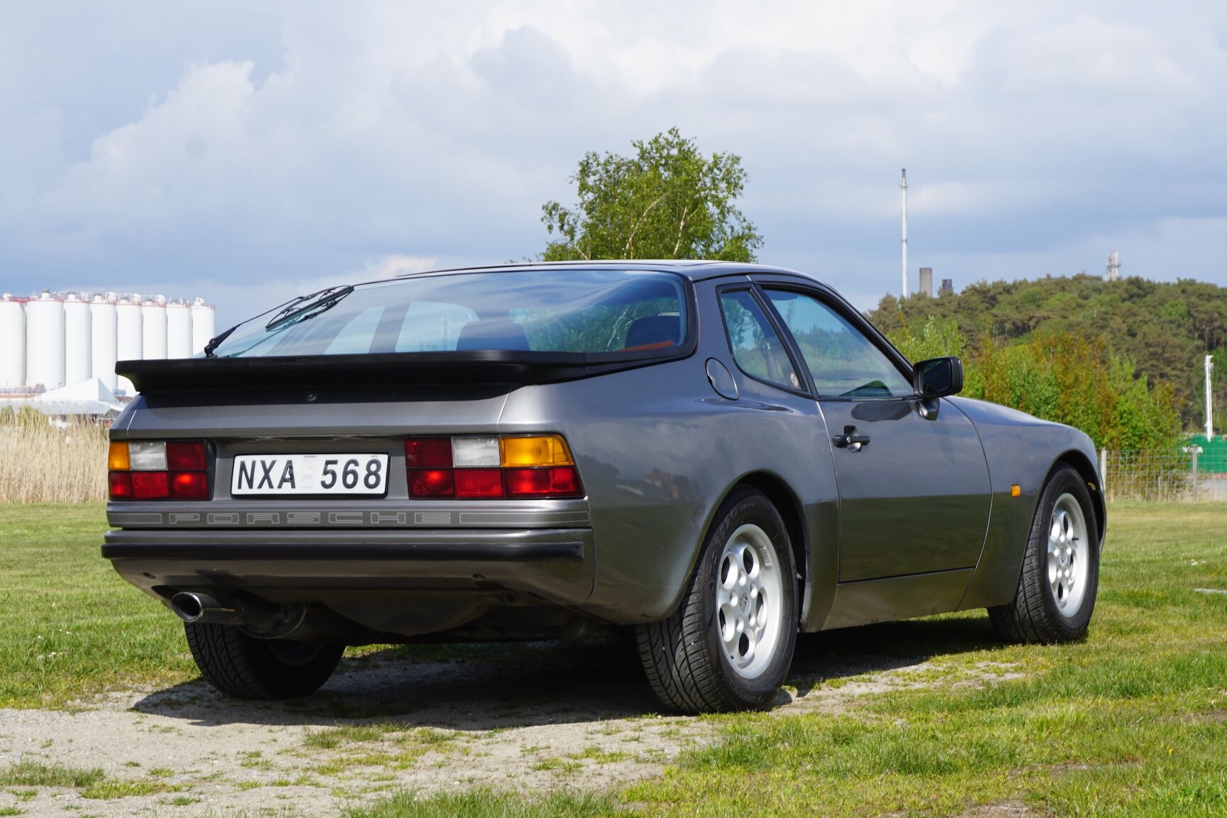 Exterior image of 1985 Porsche 944 "NO RESERVE AUCTION"