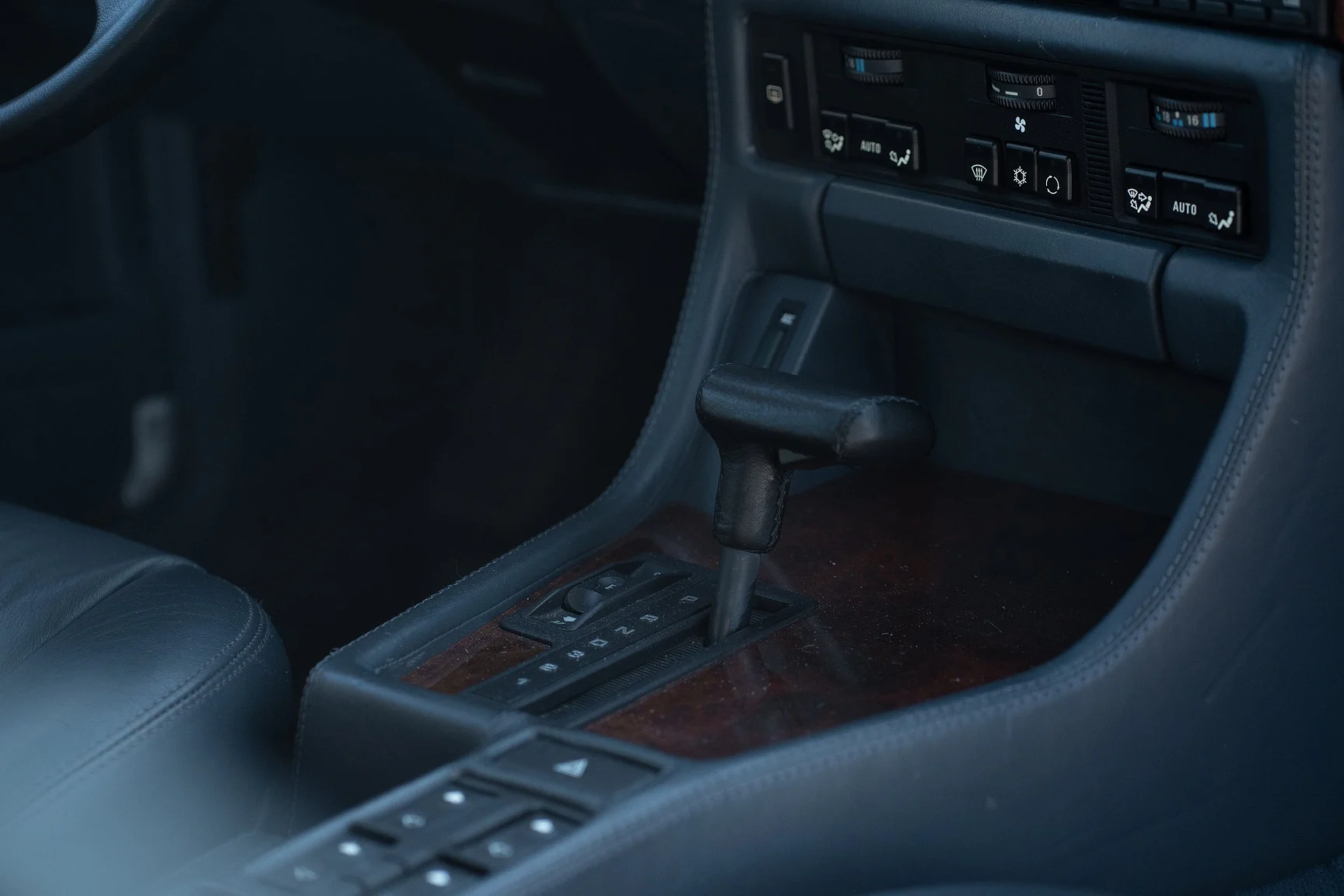 Innenraumfoto von 1989 BMW 750iA (4)