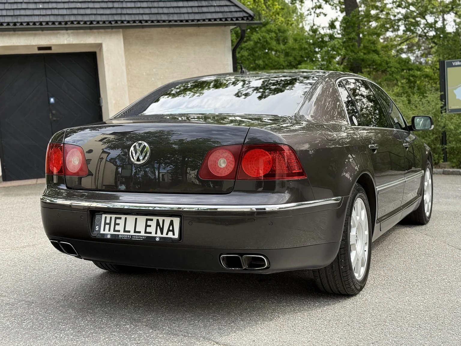 Exteriörbild på 2009 Volkswagen Phaeton W12 LWB Executive (17)