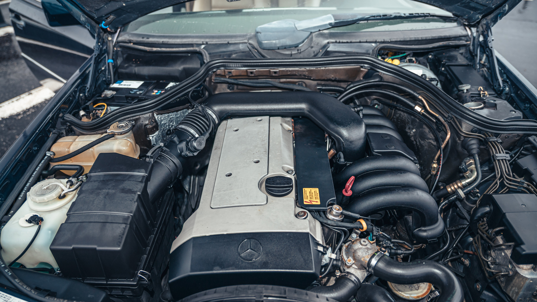 Image of 1995 Mercedes Benz E320 Cabriolet (2) mechanics