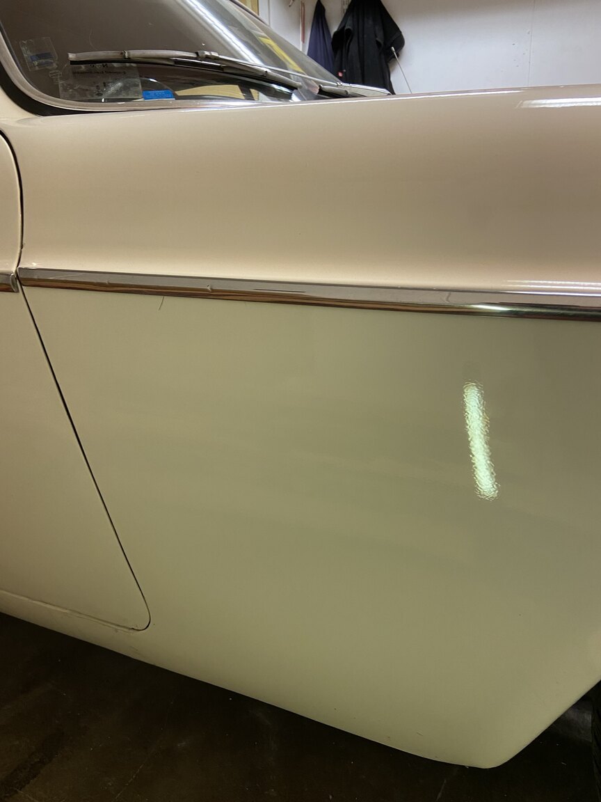 Exterior image of 1968 Volvo P1800 S