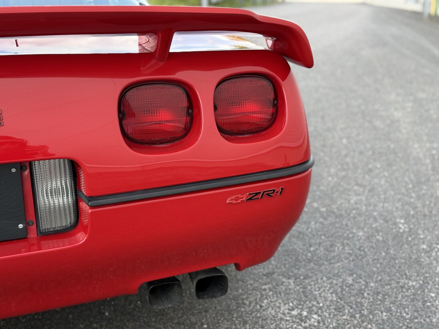 Exterior image of 1990 Chevrolet Corvette ZR-1 Targa