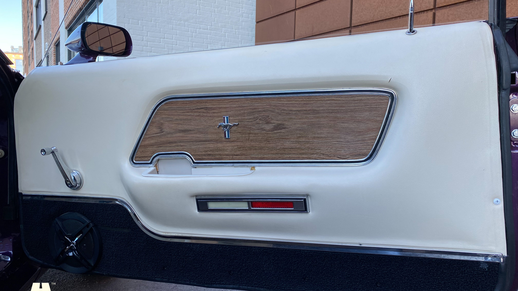 Interior image of 1969 Ford Mustang Mach 1 (6)