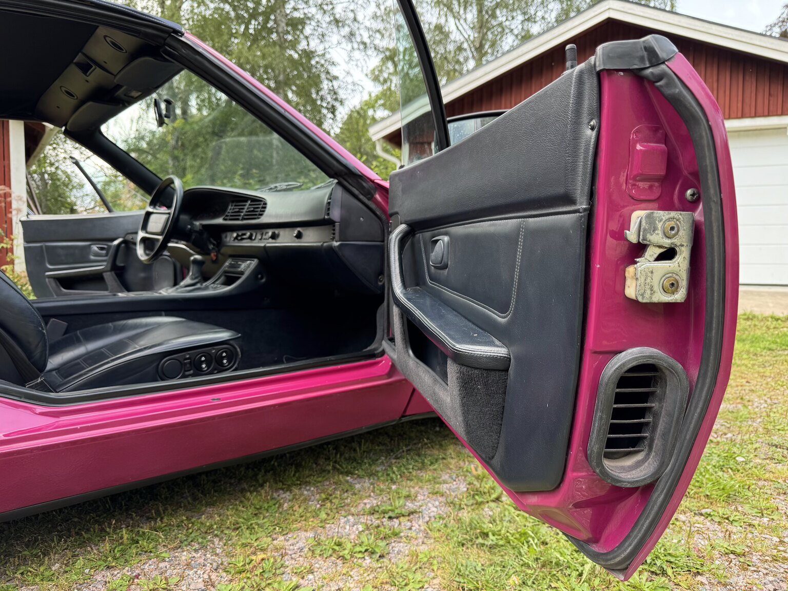 Interior image of 1990 Porsche 944 S2 Convertible