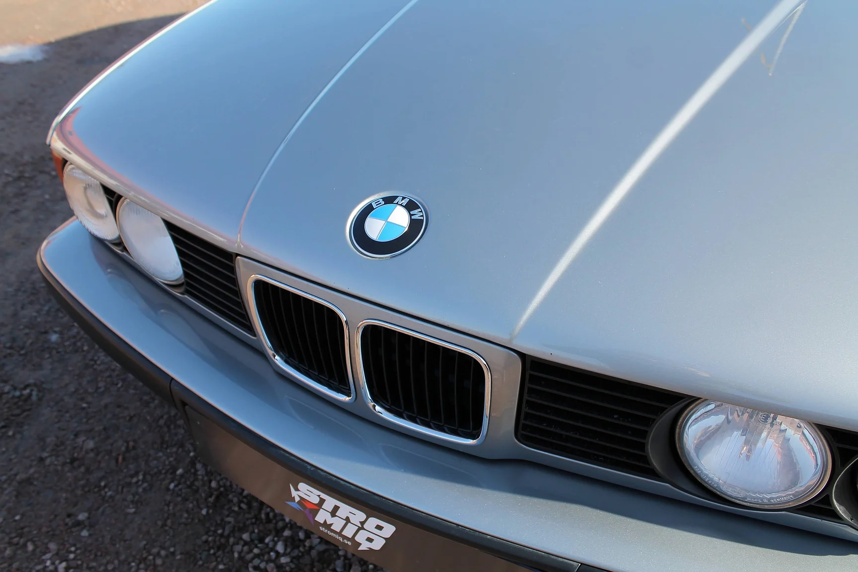 Exterior image of 1988 BMW 535i - NO RESERVE (90)