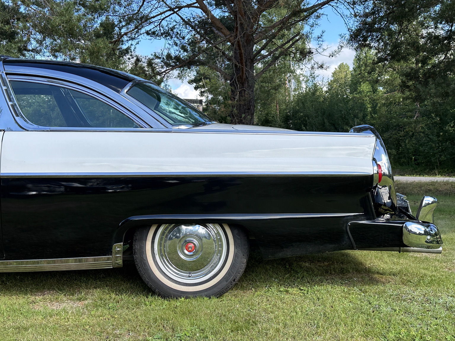 Exteriörbild på 1955 Ford Fairlane Crown Victoria