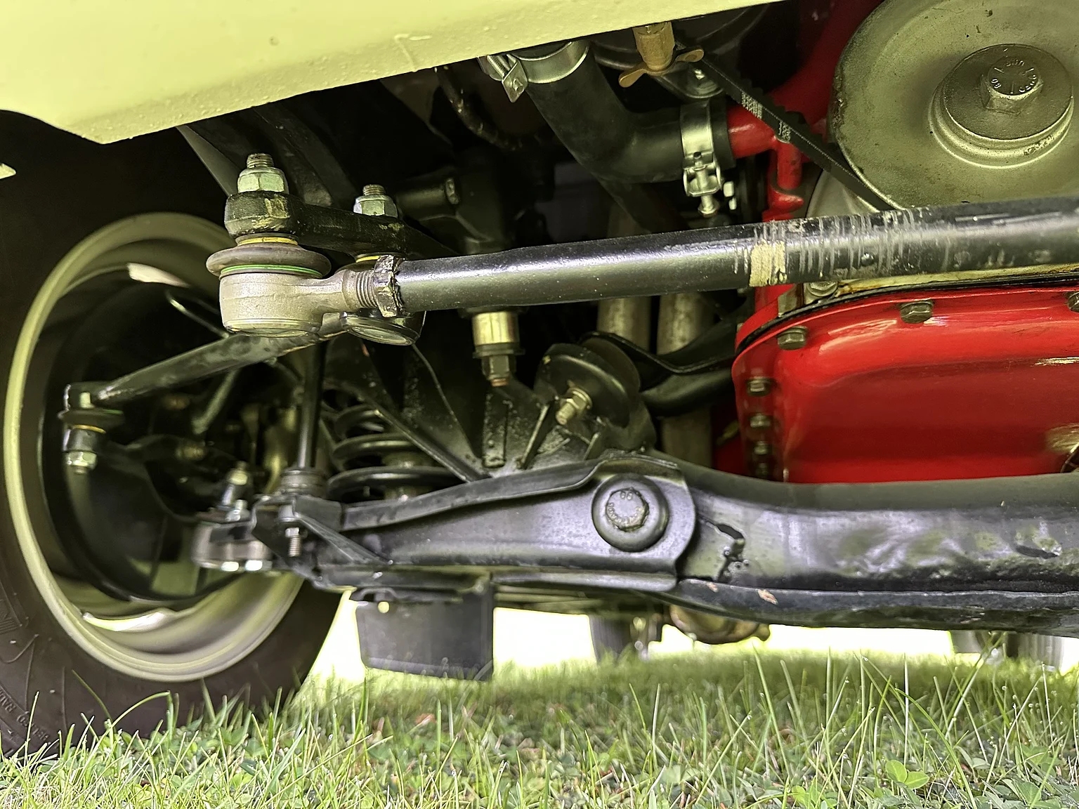 Image of 1964 Volvo P1800S (25) mechanics