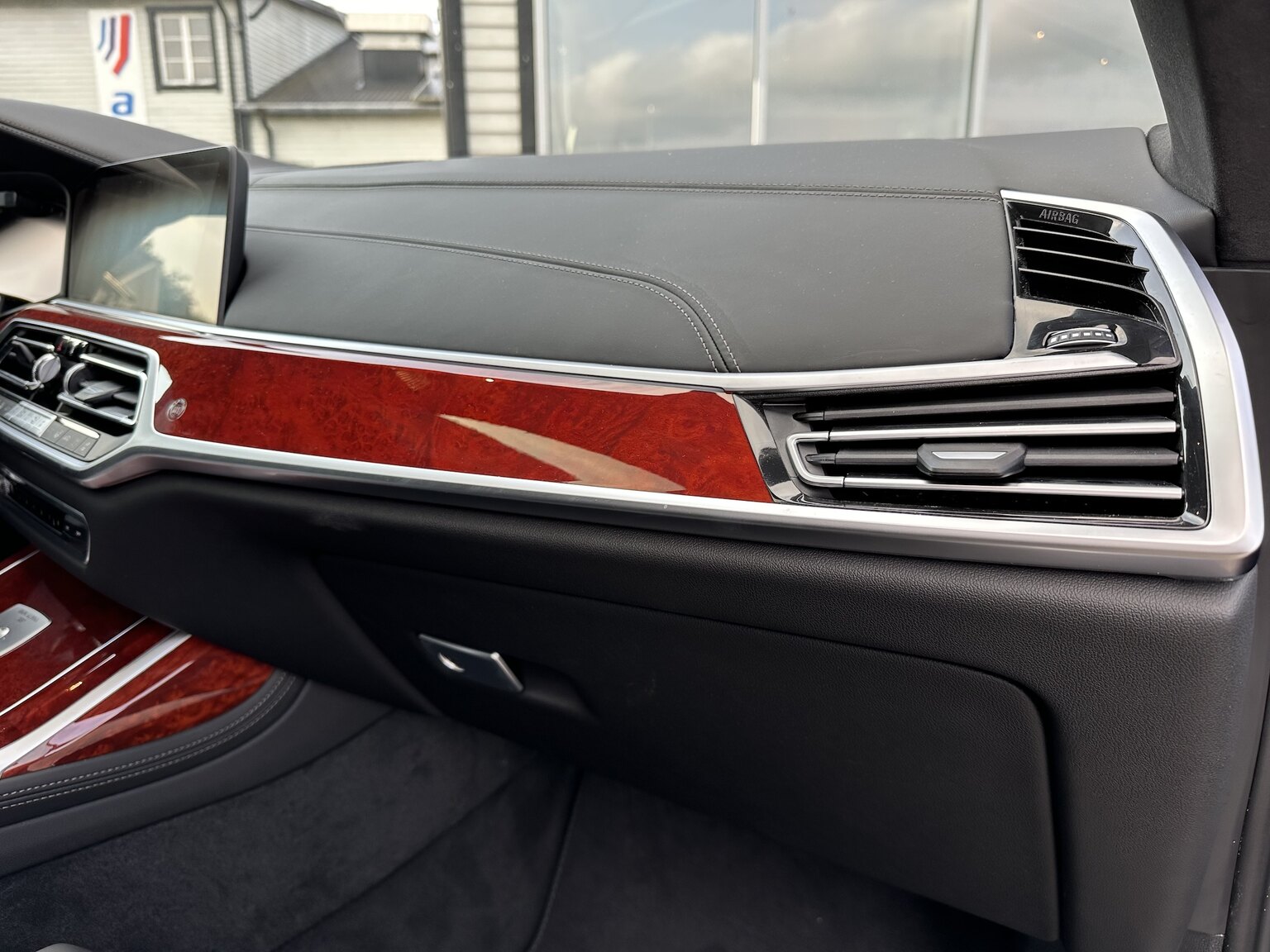 Interior image of 2022 ALPINA XB7
