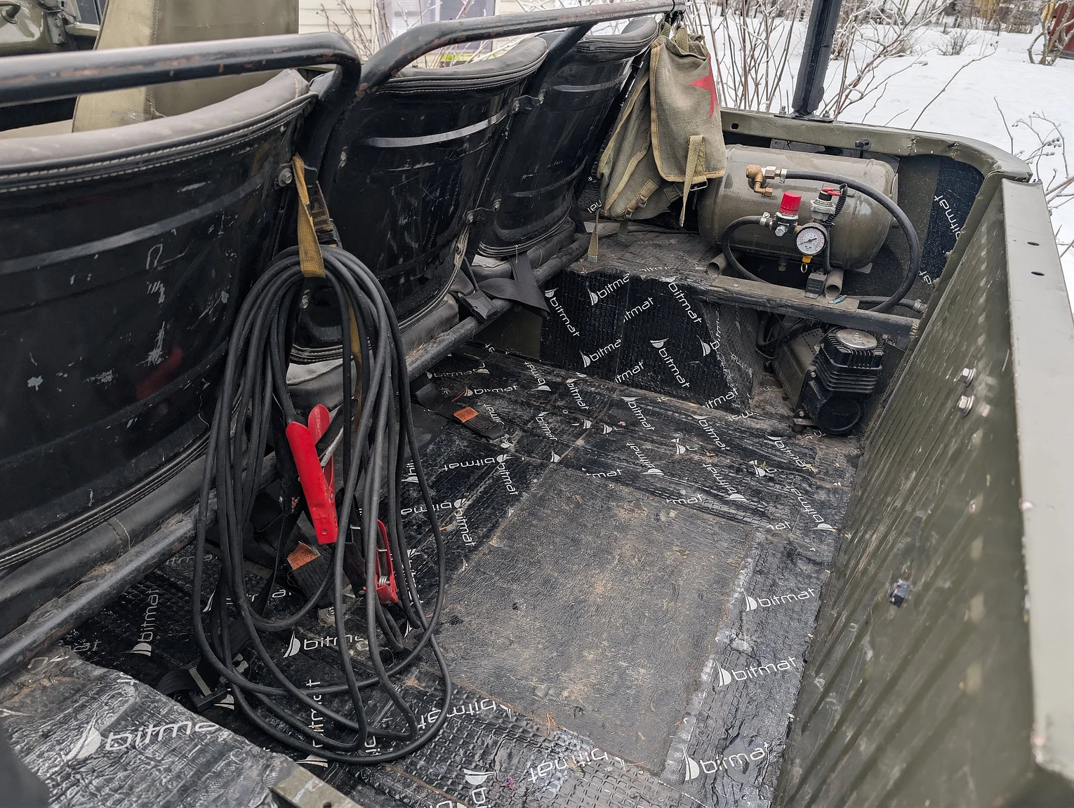 Interior image of 1973 UAZ 469 2.9 (14)