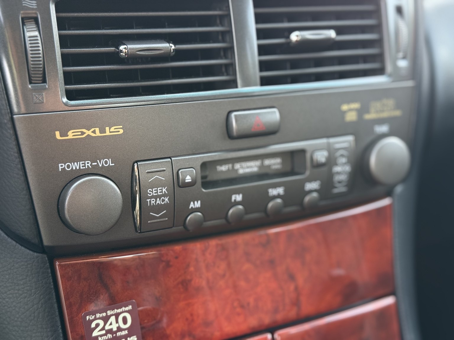 Interior image of 2005 Lexus LS 430 4.3 V8