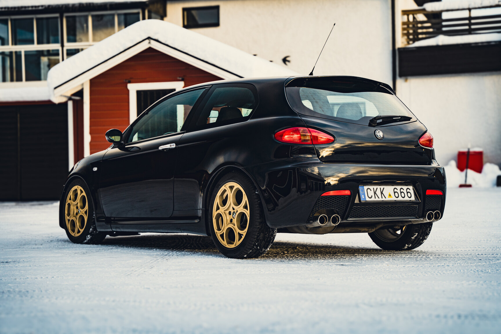 Exteriörbild på 2003 Alfa Romeo 147 GTA
