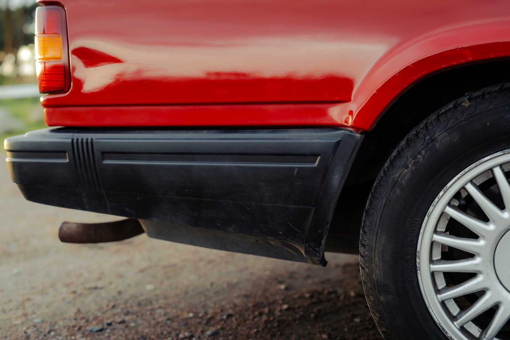 Exterior image of 1990 Volvo 740 GL