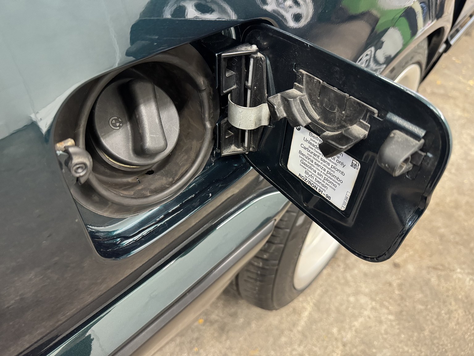 Exterior image of 1995 BMW 540i Touring - NO RESERVE (69)