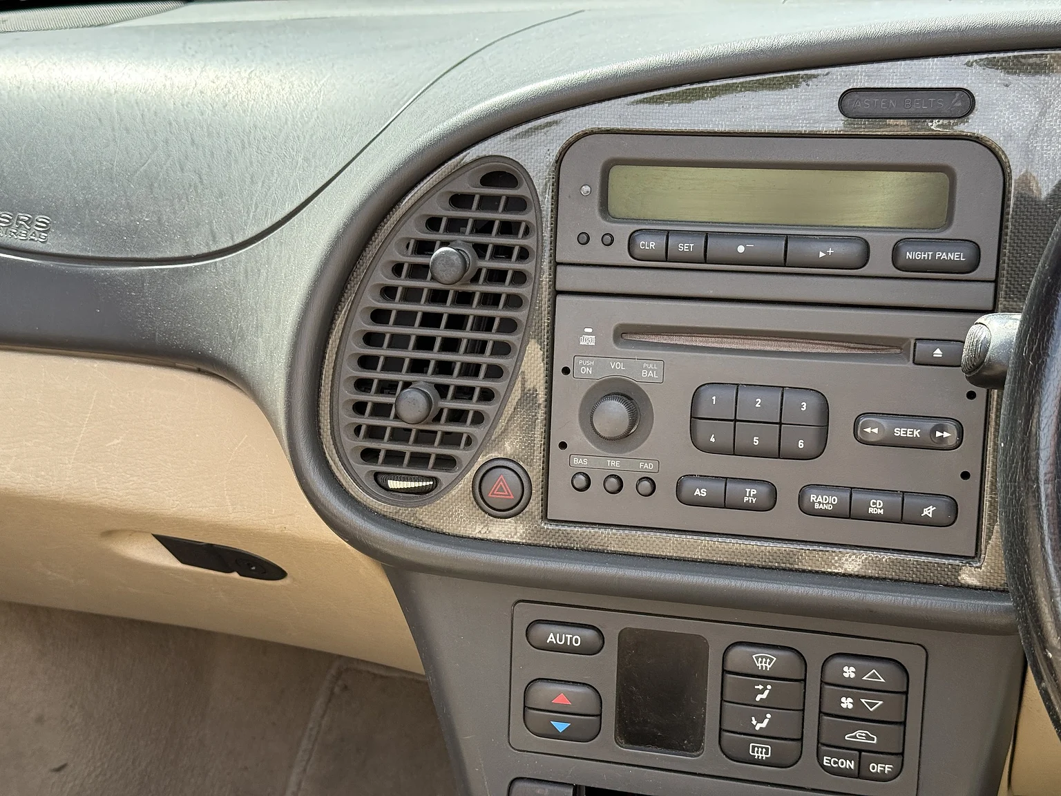 Interior image of 2002 Saab 9-3 2.0T SE Convertible – NO RESERVE (59)