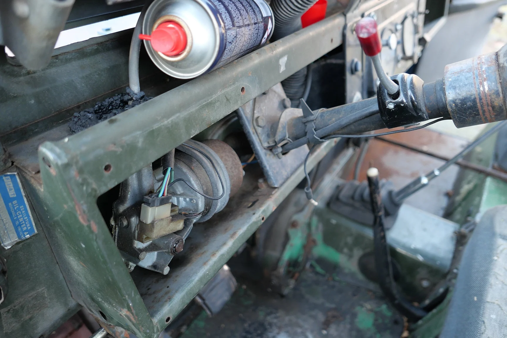 Interior image of 1970 Land Rover Series 2 88 Pick up (6)