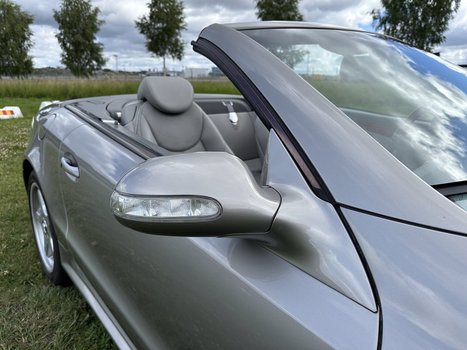 Exteriörbild på 2003 Mercedes Benz SL 500