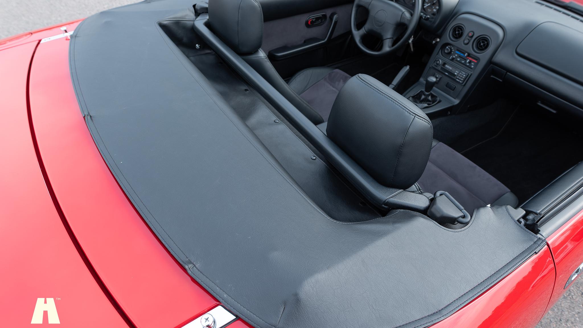 Innenraumfoto von 1997 Mazda MX-5 (27)