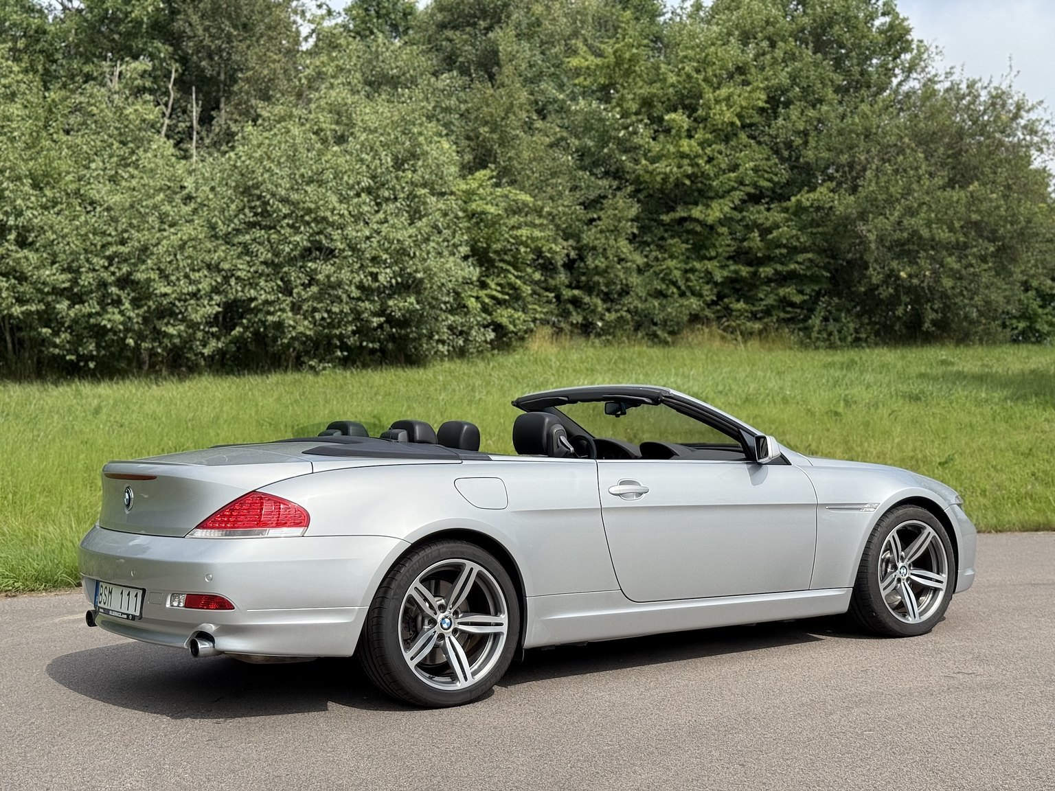 Exterior image of 2004 BMW 645Ci Convertible
