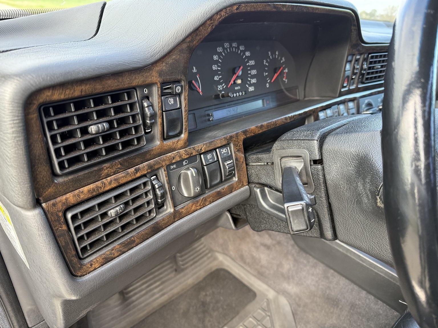 Interior image of 1995 VOLVO 855 T5R T-5R