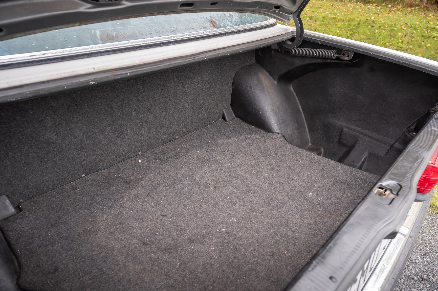 Interior image of 1985 Mercedes-Benz 200 Automatic