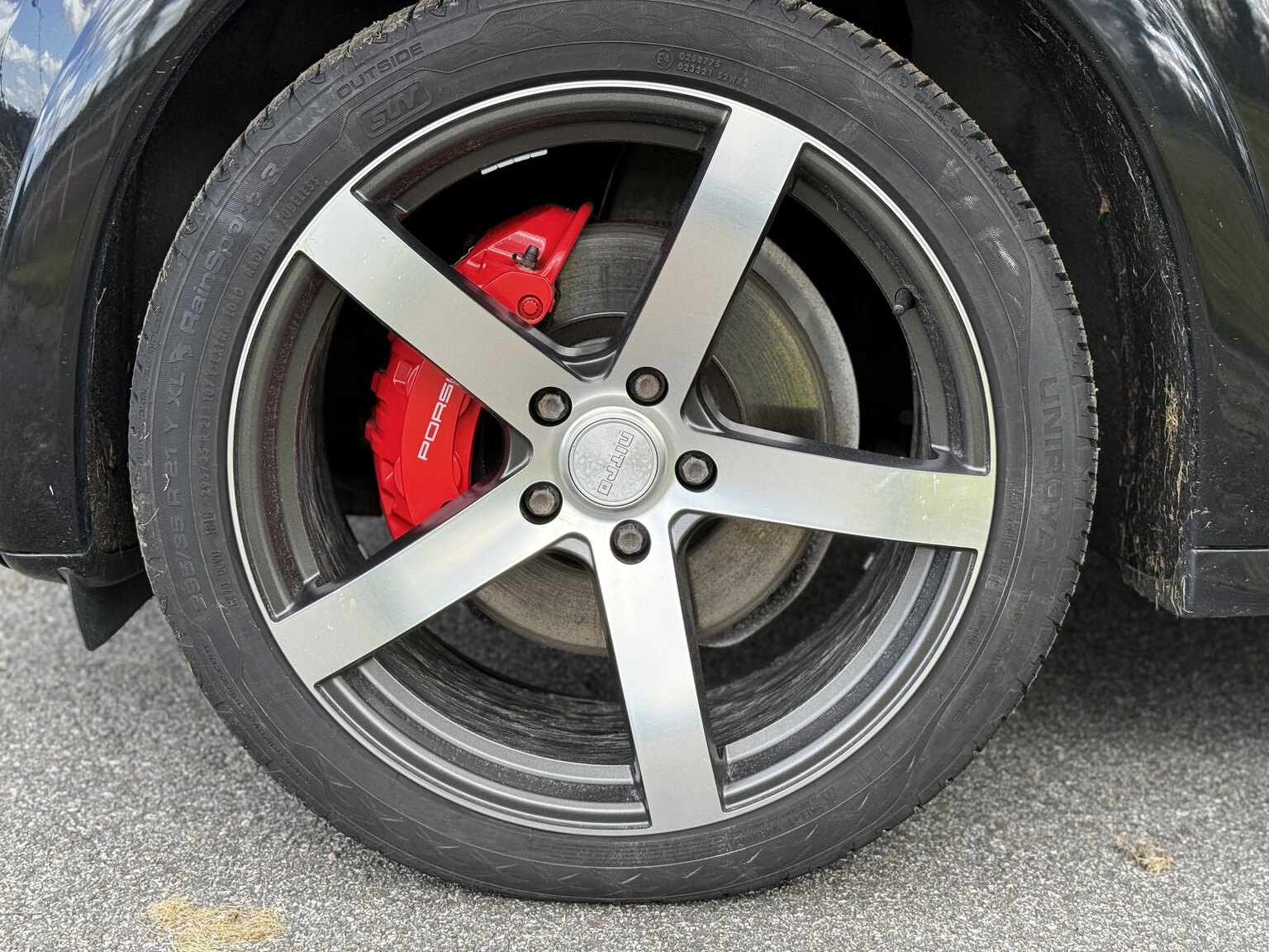 Exterior image of 2013 Porsche Cayenne GTS